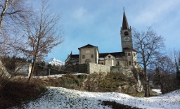 Vista dal basso della Chiesa di San Gaudenzio a Baceno